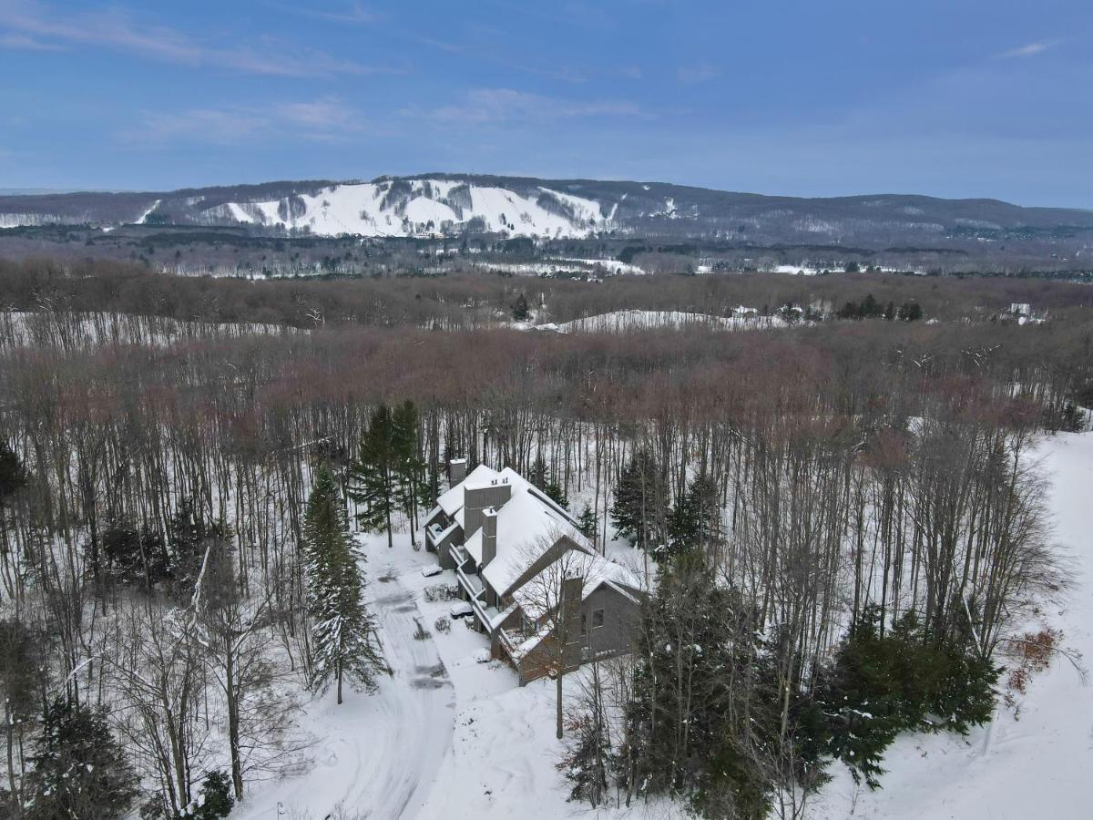 The Hidden Chalet Harbor Springs Bagian luar foto