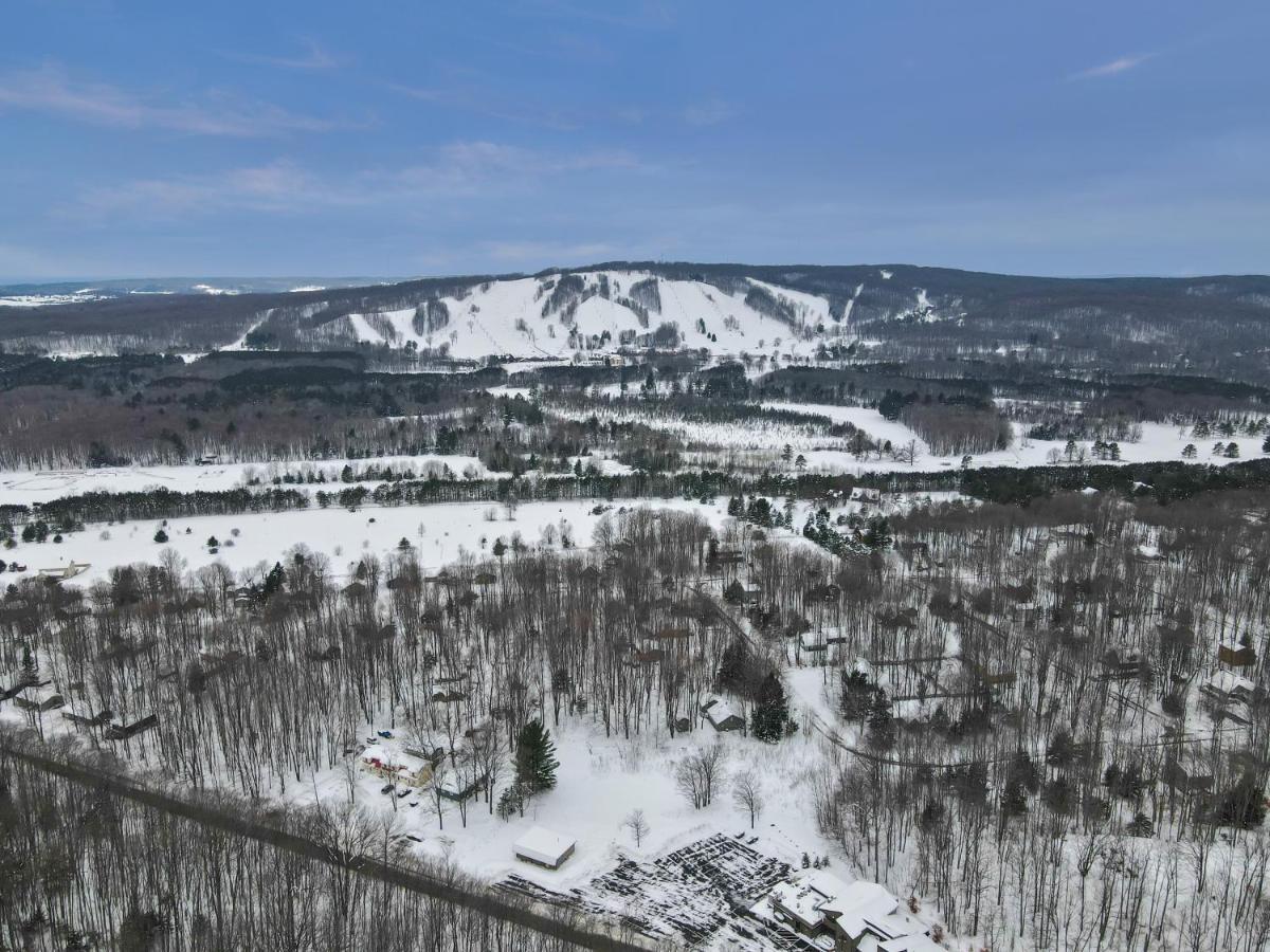 The Hidden Chalet Harbor Springs Bagian luar foto
